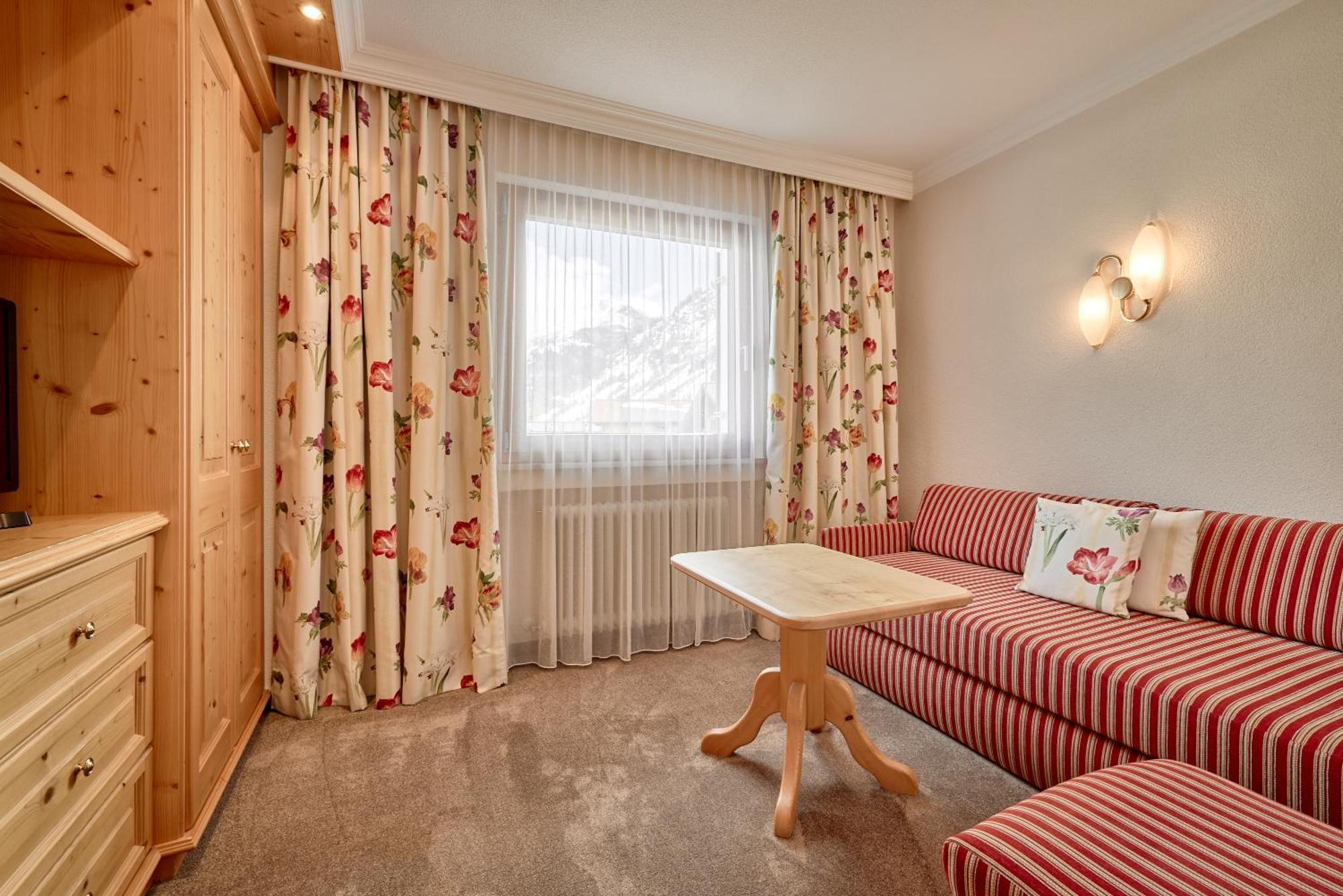 Hotel Appartement Roggal Лех ам Алберг Екстериор снимка