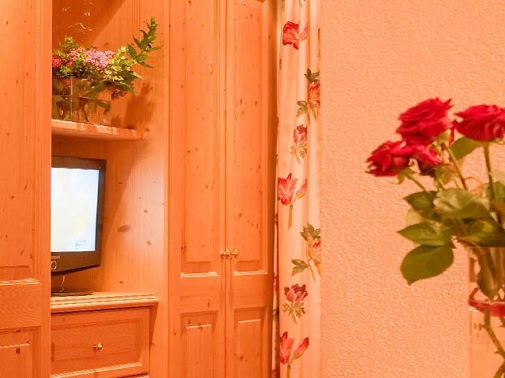 Hotel Appartement Roggal Лех ам Алберг Екстериор снимка